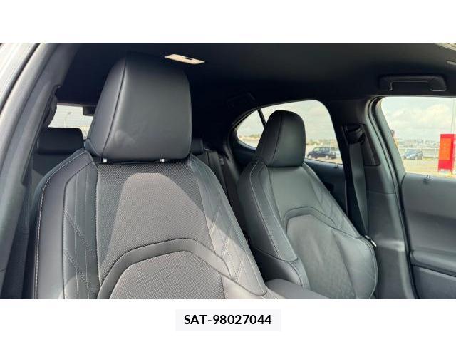 Lexus UX 2024 8434476-5