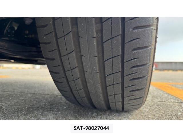 Lexus UX 2024 8434476-8