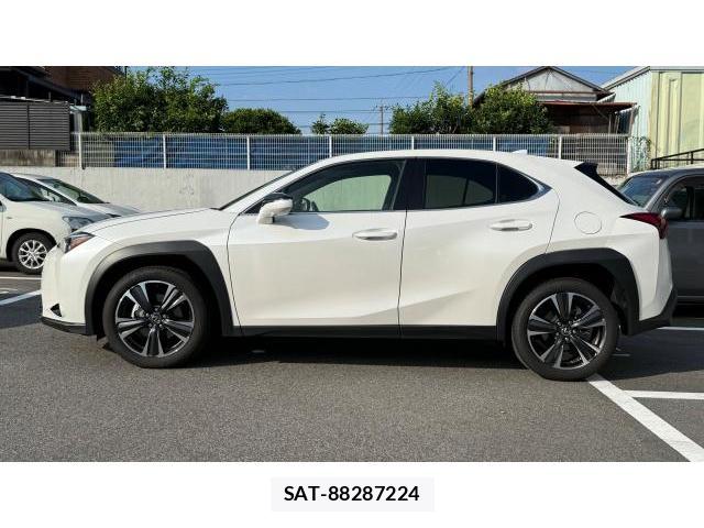 Lexus UX 2025 8434569-18