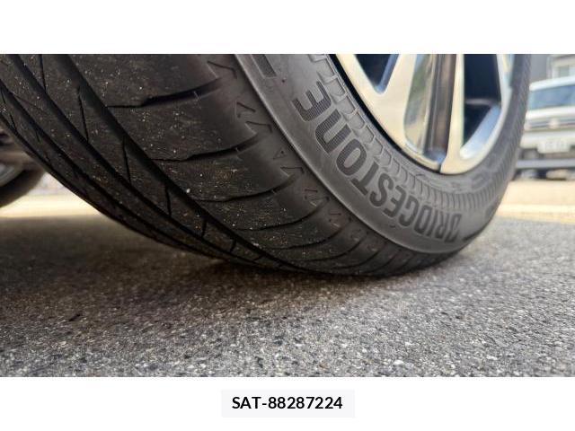 Lexus UX 2025 8434569-8