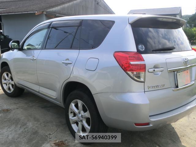Toyota VANGUARD 2010-05 8435039-14