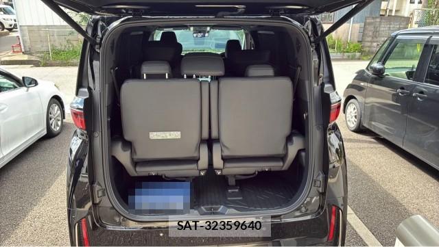 Toyota VELLFIRE 2026-03 8434706-17