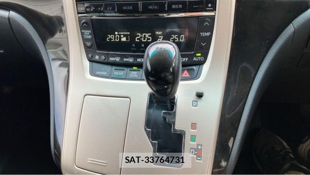 Toyota VELLFIRE 2013-08 8434671-14