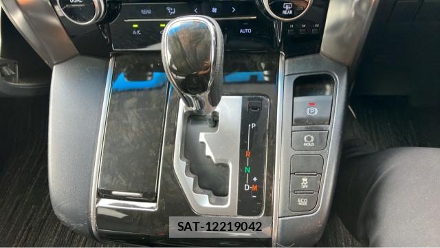 Toyota VELLFIRE 2017-06 8434734-14