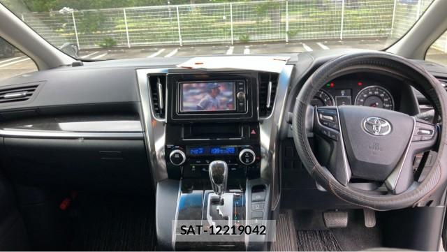 Toyota VELLFIRE 2017-06 8434734-2
