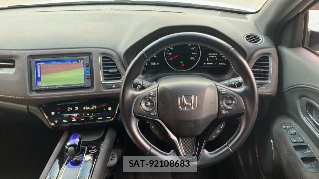 Honda VEZEL 2017-09 8434626-16