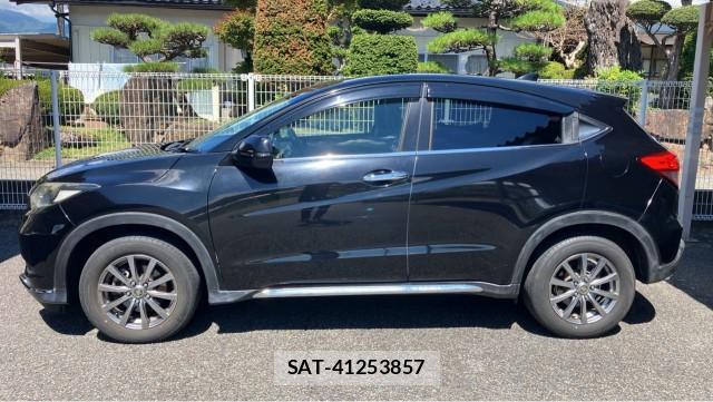 Honda VEZEL 2015-03 8434666-10