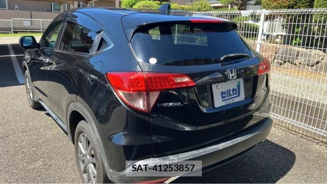 Honda VEZEL 2015-03 8434666-13