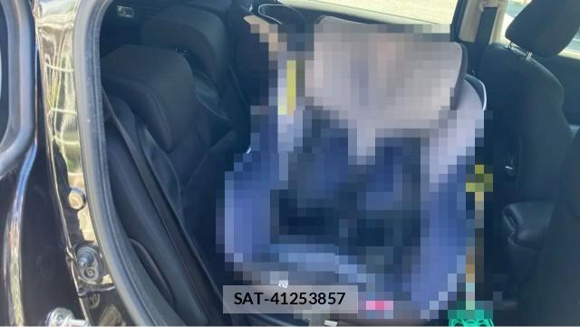 Honda VEZEL 2015-03 8434666-6