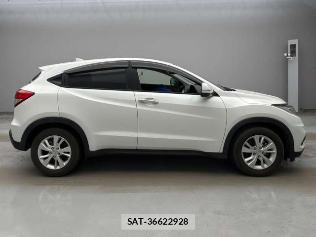 Honda VEZEL 2019-01 8434824-12