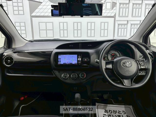 Toyota VITZ 2018-03 8434835-1