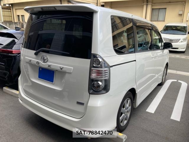 Toyota VOXY 2008-05 8433809-1