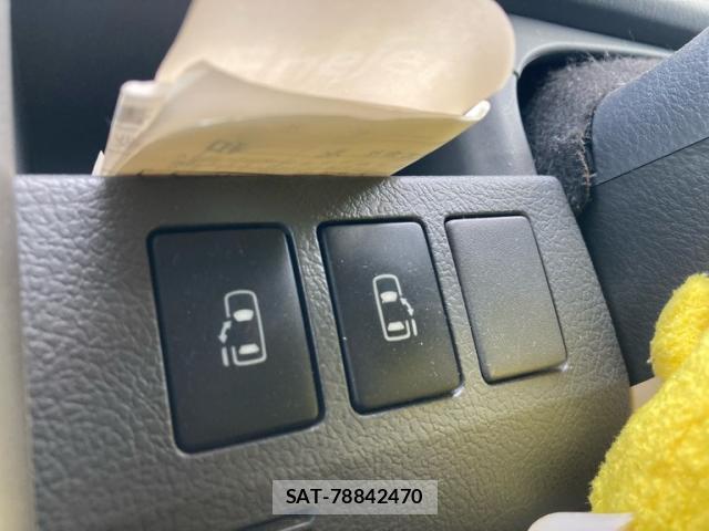 Toyota VOXY 2008-05 8433809-14