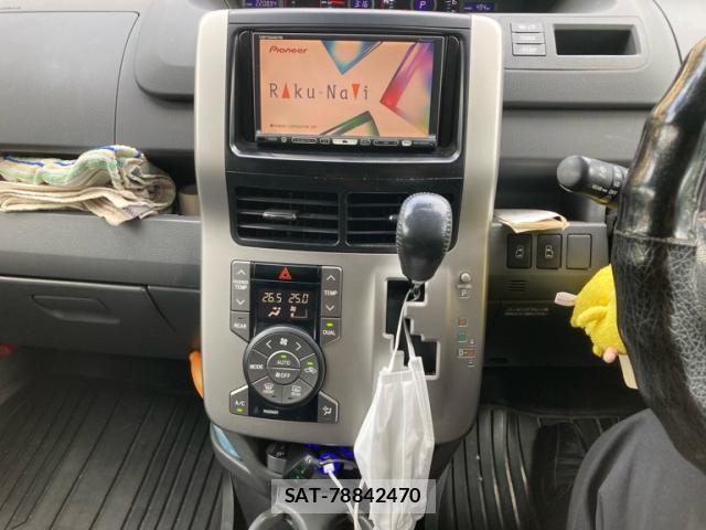 Toyota VOXY 2008-05 8433809-16