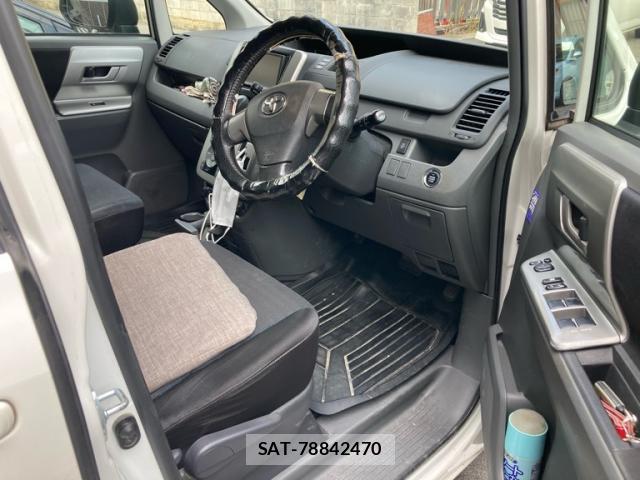 Toyota VOXY 2008-05 8433809-8