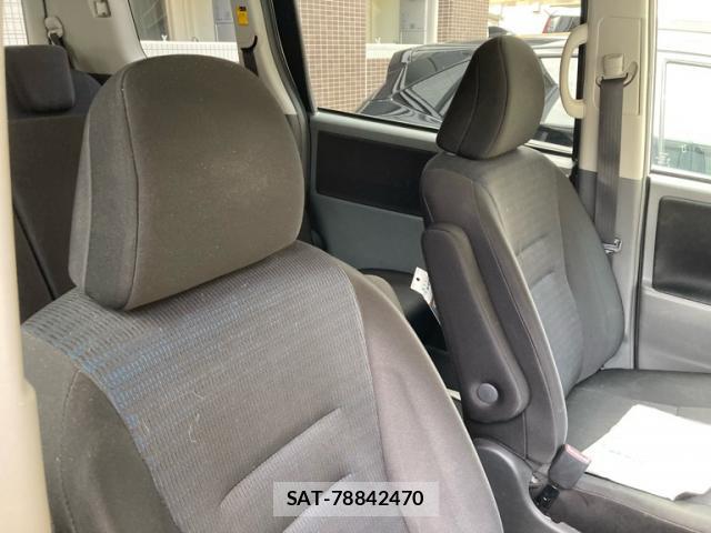 Toyota VOXY 2008-05 8433809-9
