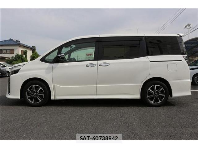 Toyota VOXY 2018-02 8434026-10