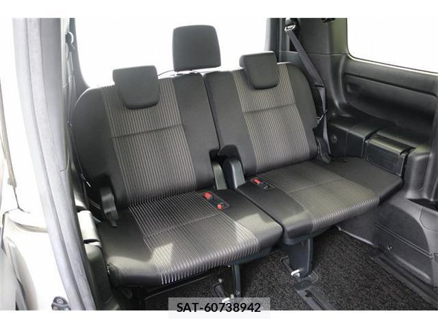Toyota VOXY 2018-02 8434026-16