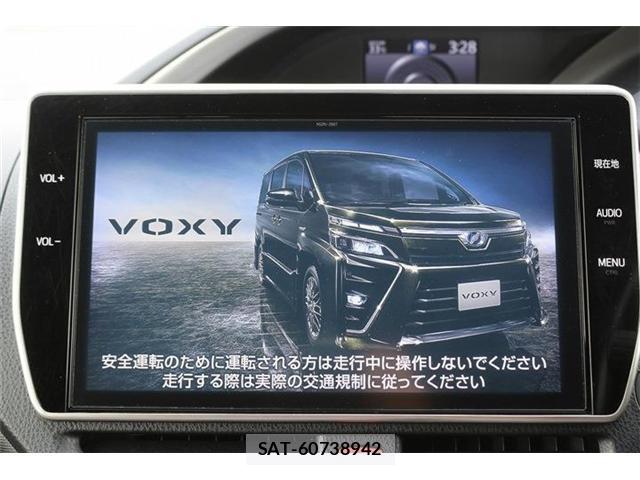 Toyota VOXY 2018-02 8434026-2