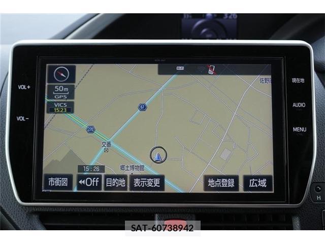 Toyota VOXY 2018-02 8434026-3