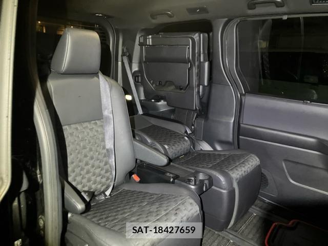 Toyota VOXY 2024-08 8434159-10
