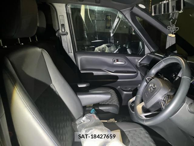 Toyota VOXY 2024-08 8434159-11