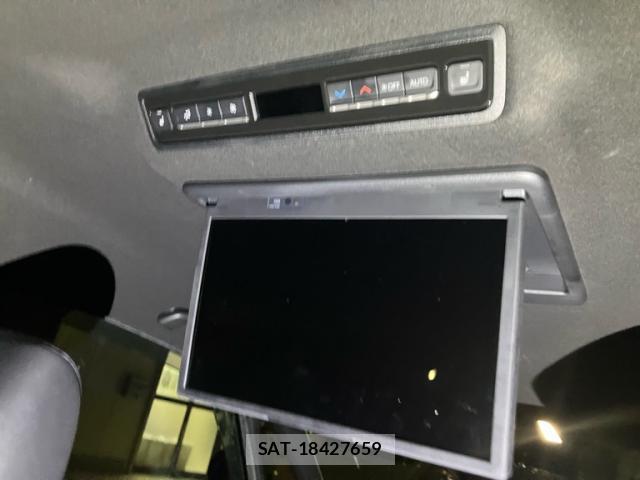Toyota VOXY 2024-08 8434159-14