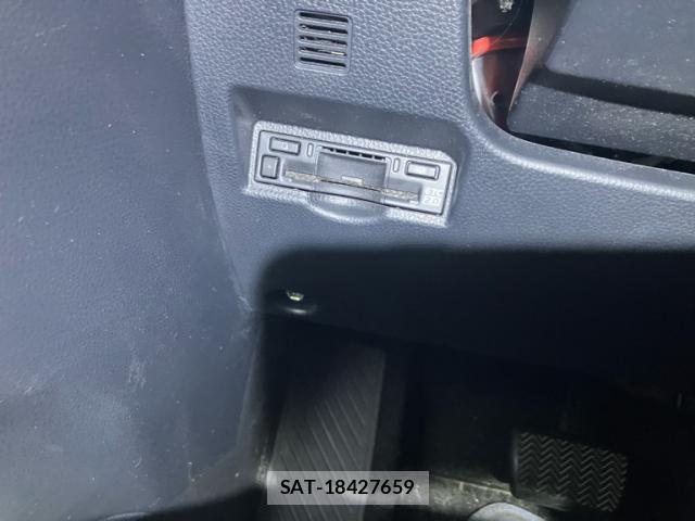 Toyota VOXY 2024-08 8434159-17