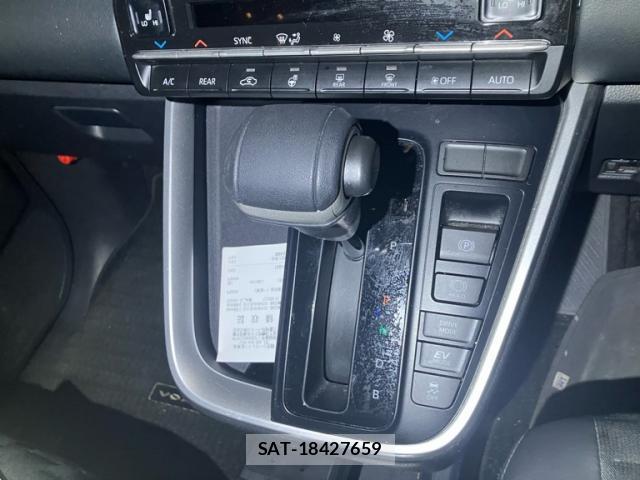 Toyota VOXY 2024-08 8434159-18