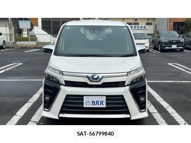 Toyota VOXY 2018 8434337-1
