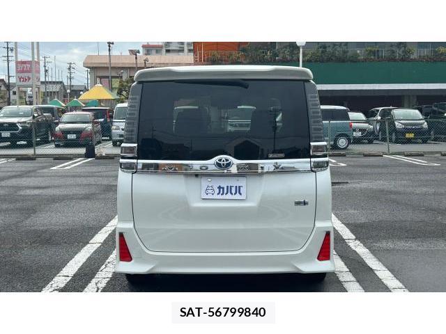 Toyota VOXY 2018 8434337-18
