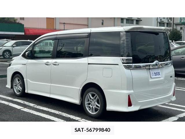 Toyota VOXY 2018 8434337-19