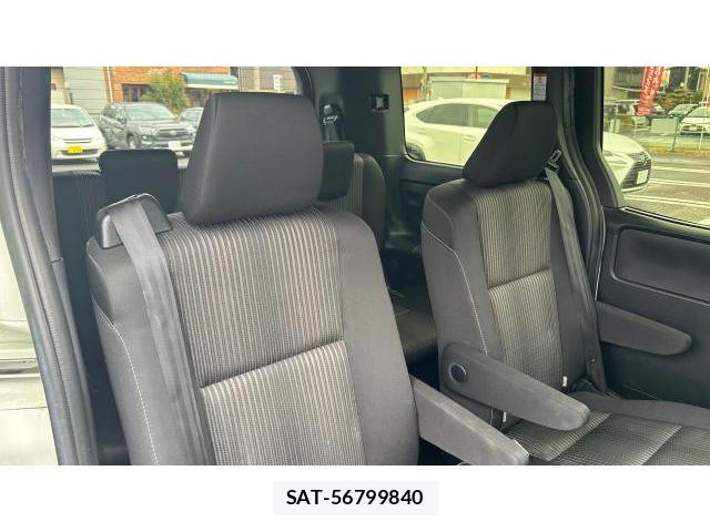 Toyota VOXY 2018 8434337-5