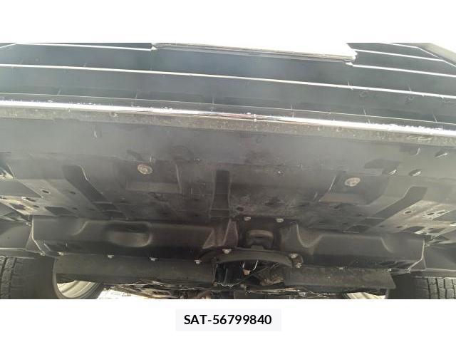 Toyota VOXY 2018 8434337-9