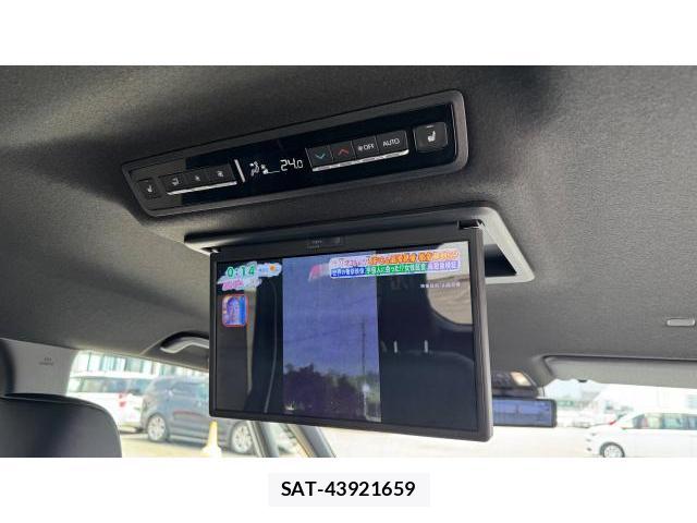 Toyota VOXY 2025-11 8434589-11