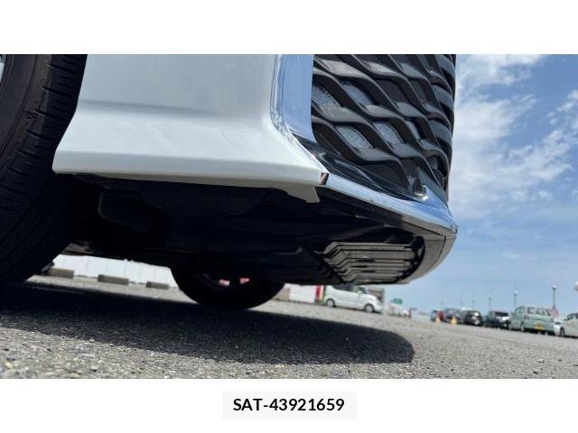 Toyota VOXY 2025-11 8434589-14