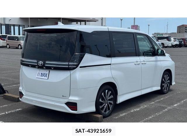 Toyota VOXY 2025-11 8434589-16