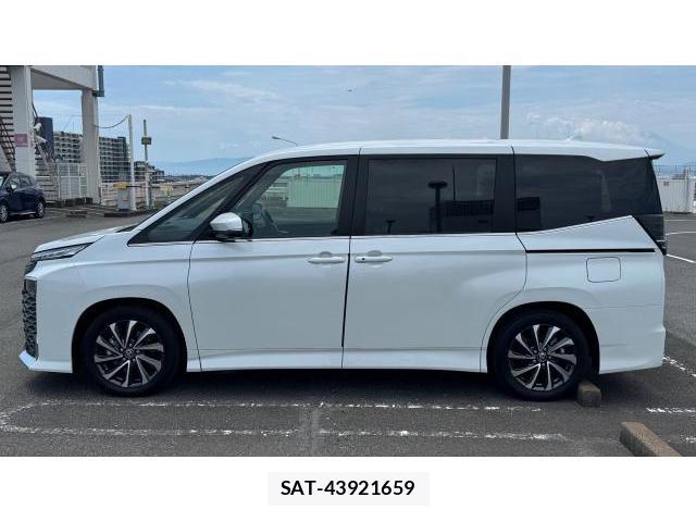 Toyota VOXY 2025-11 8434589-18