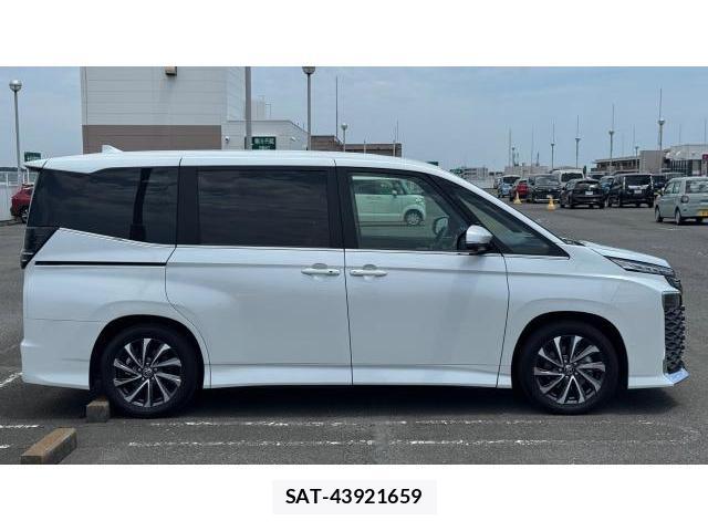 Toyota VOXY 2025-11 8434589-2