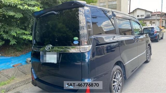 Toyota VOXY 2014-06 8434669-12