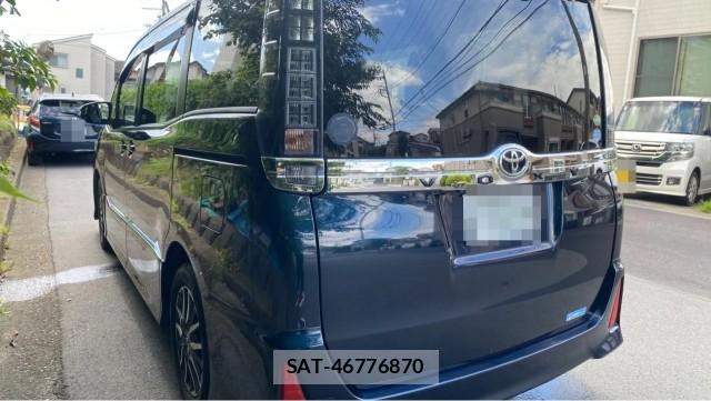 Toyota VOXY 2014-06 8434669-13