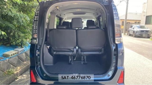 Toyota VOXY 2014-06 8434669-17