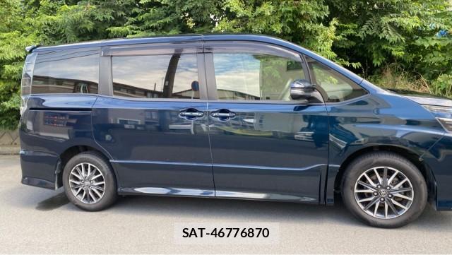 Toyota VOXY 2014-06 8434669-3