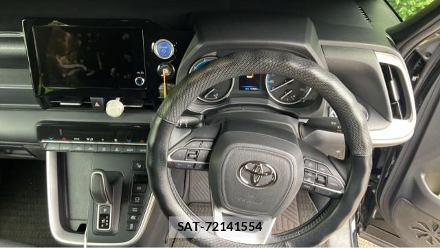 Toyota VOXY 2023-08 8434738-16