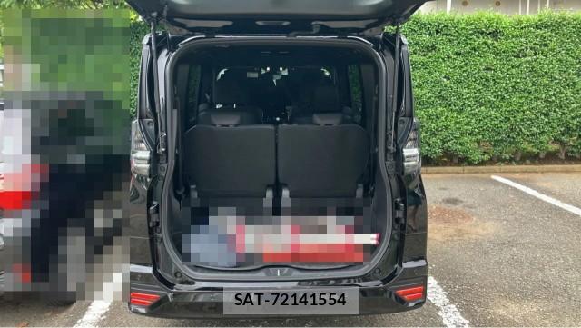 Toyota VOXY 2023-08 8434738-17