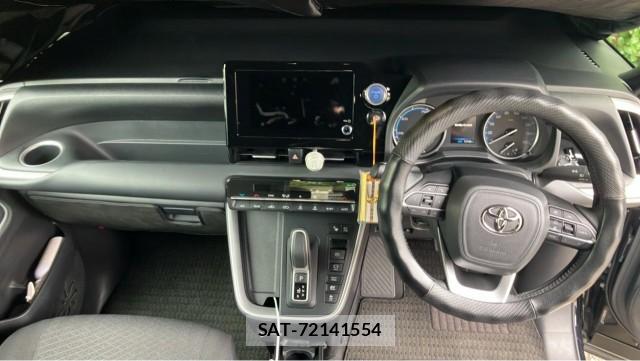 Toyota VOXY 2023-08 8434738-2