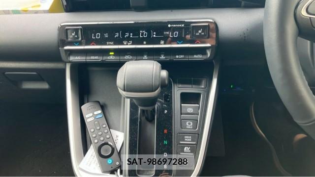 Toyota VOXY 2024-10 8434746-14
