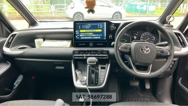 Toyota VOXY 2024-10 8434746-2