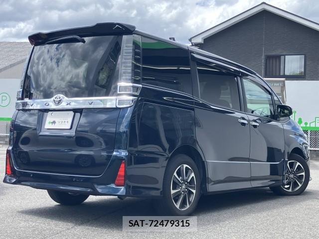 Toyota VOXY 2019-10 8434805-11