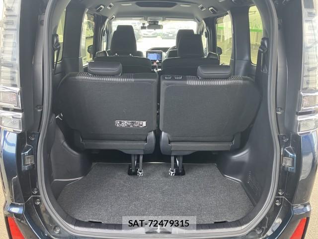 Toyota VOXY 2019-10 8434805-15